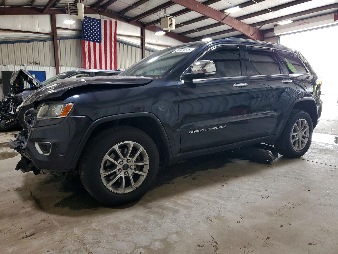 Salvage Jeep Cherokee Image