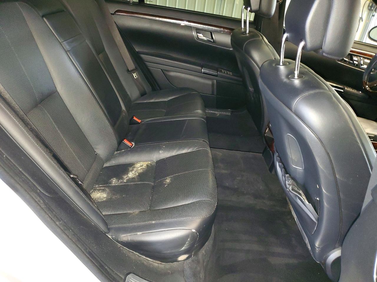 Mercedes-Benz S-Class 550