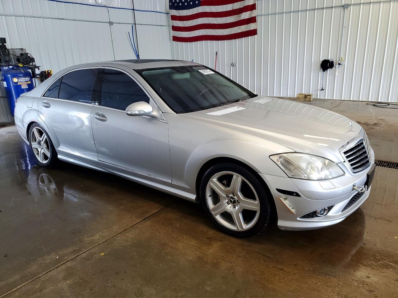 Mercedes-Benz S-Class 550