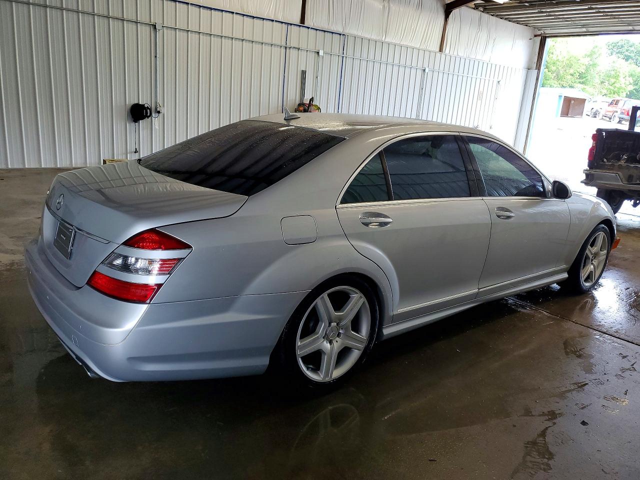Mercedes-Benz S-Class 550