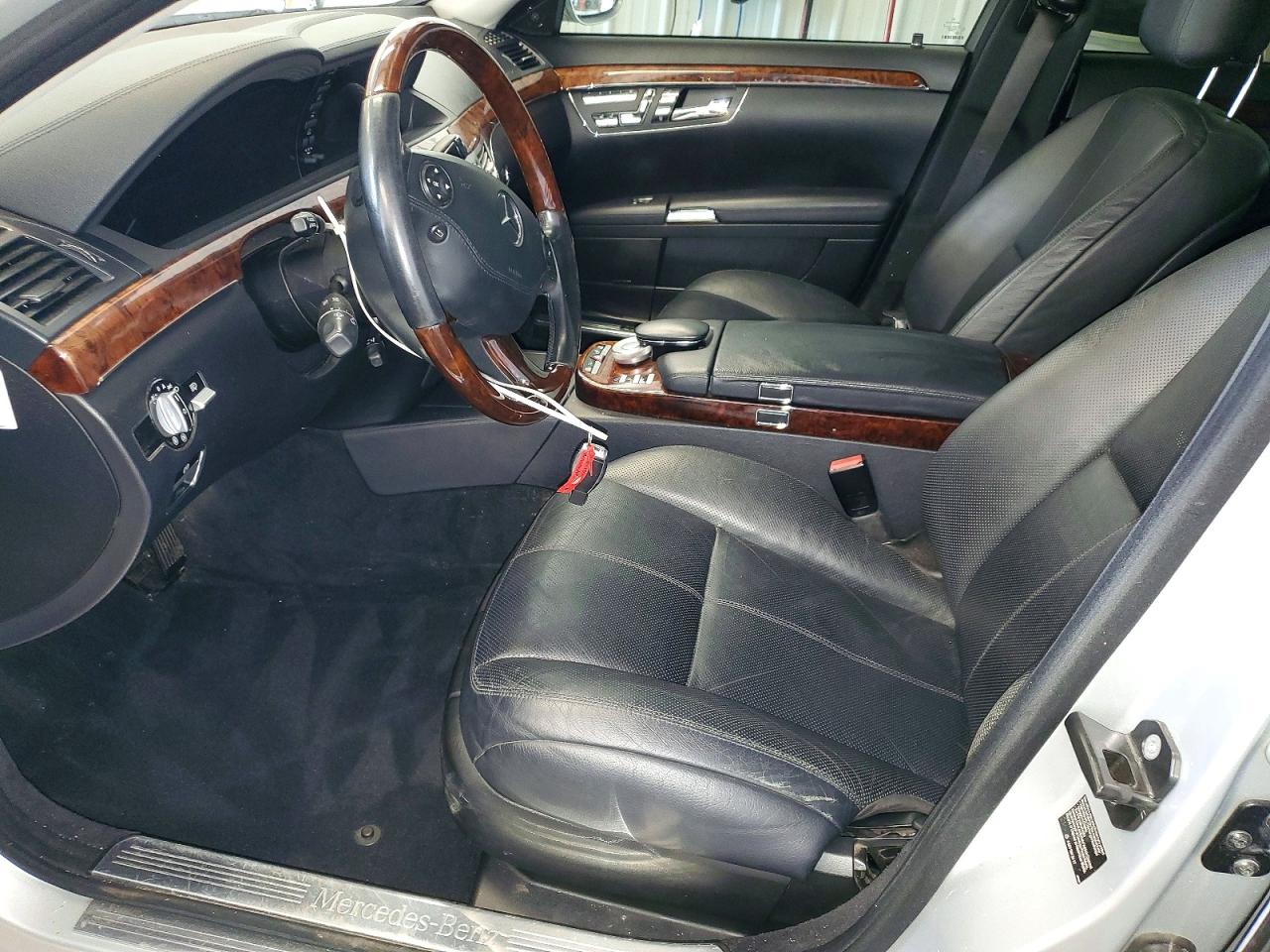 Mercedes-Benz S-Class 550