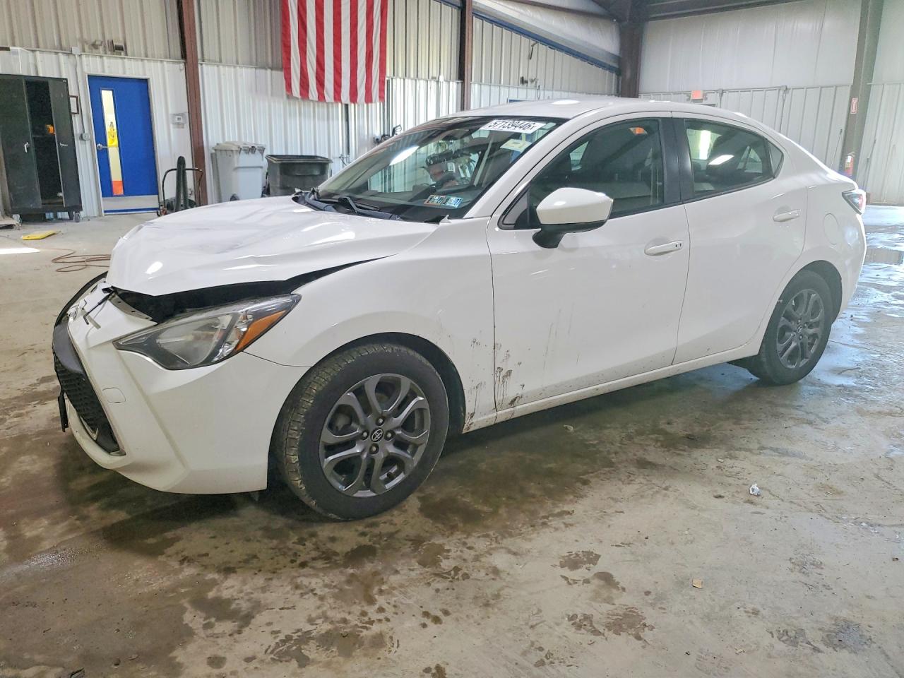 Salvage Toyota Yaris Image