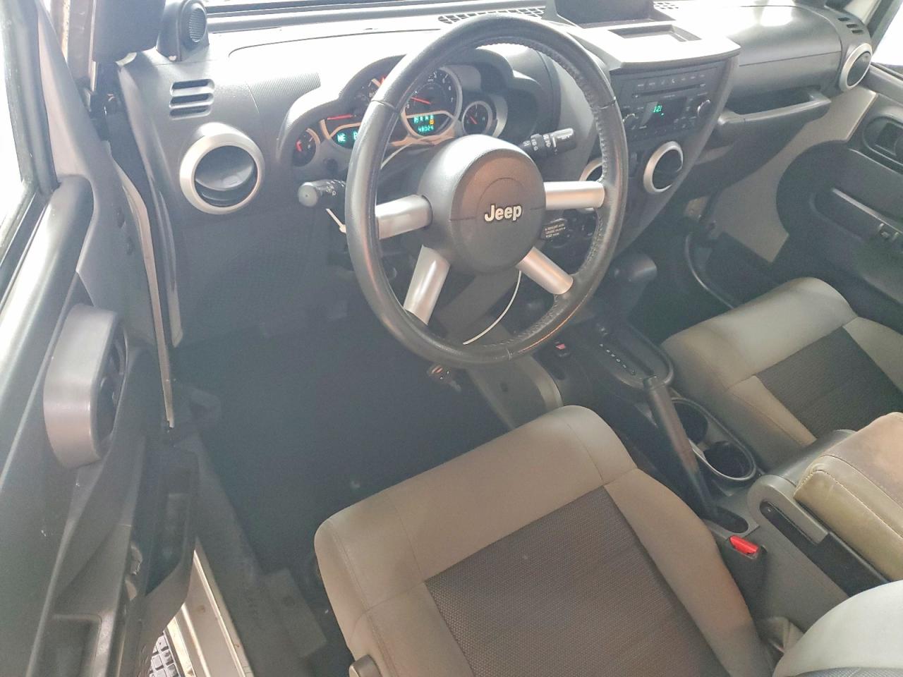 Jeep Wrangler Sahara