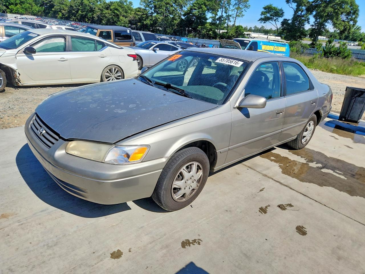 Salvage Toyota Camry Image