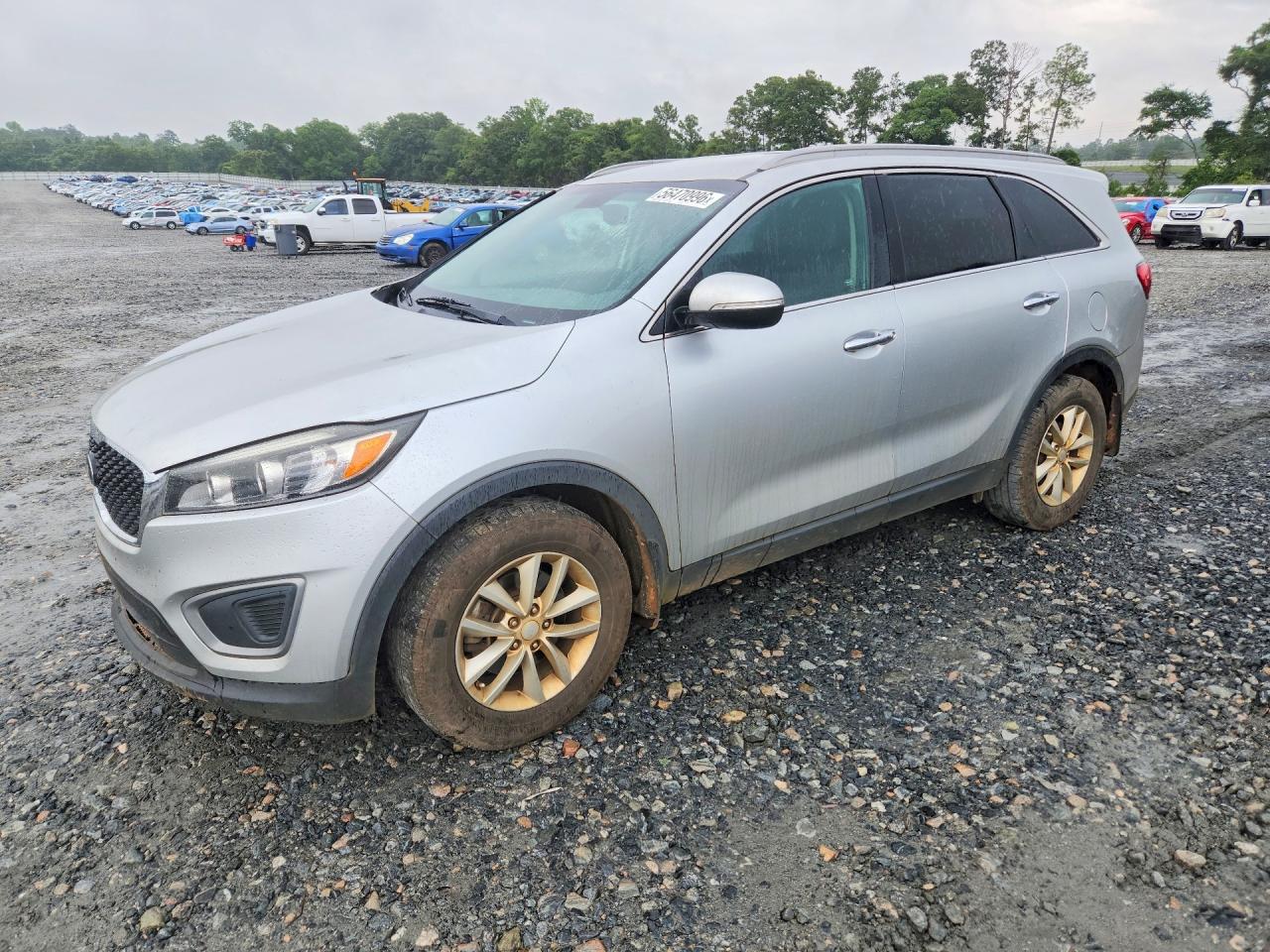 Salvage Kia Sorento Image