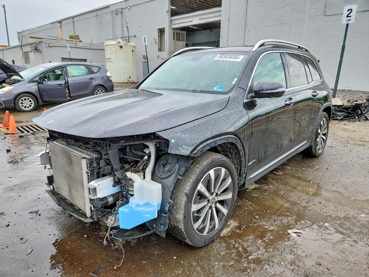 Salvage Mercedes-Benz GLB Image