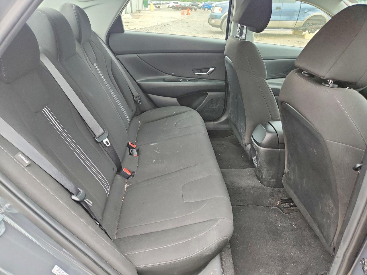 Hyundai ELANTRA Sel