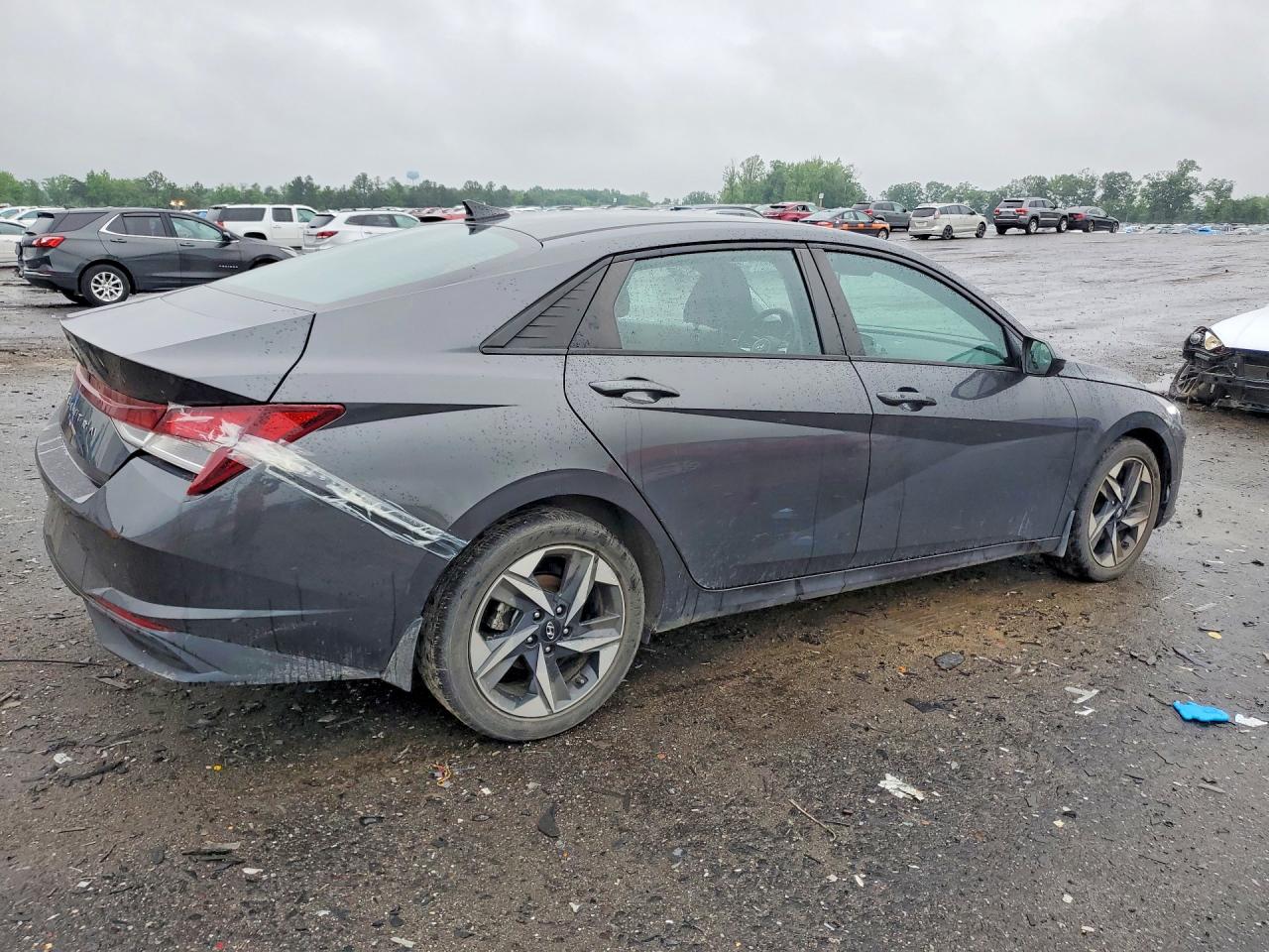 Hyundai ELANTRA Sel
