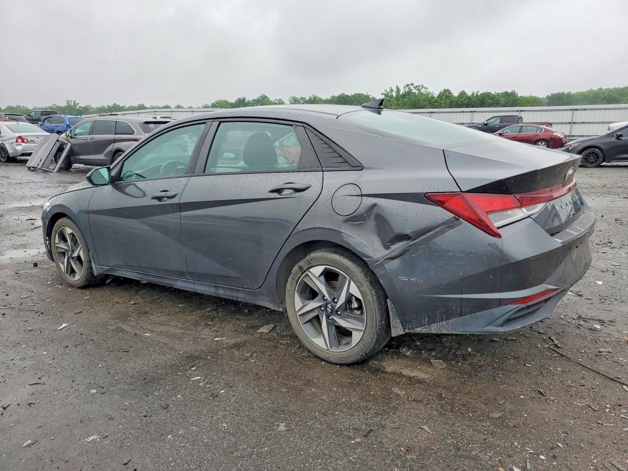 Hyundai ELANTRA Sel