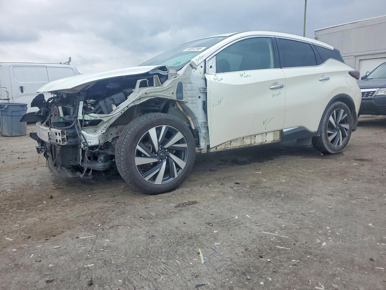 Salvage Nissan Murano Image