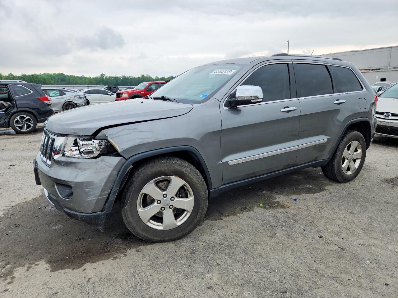 Salvage Jeep Cherokee Image
