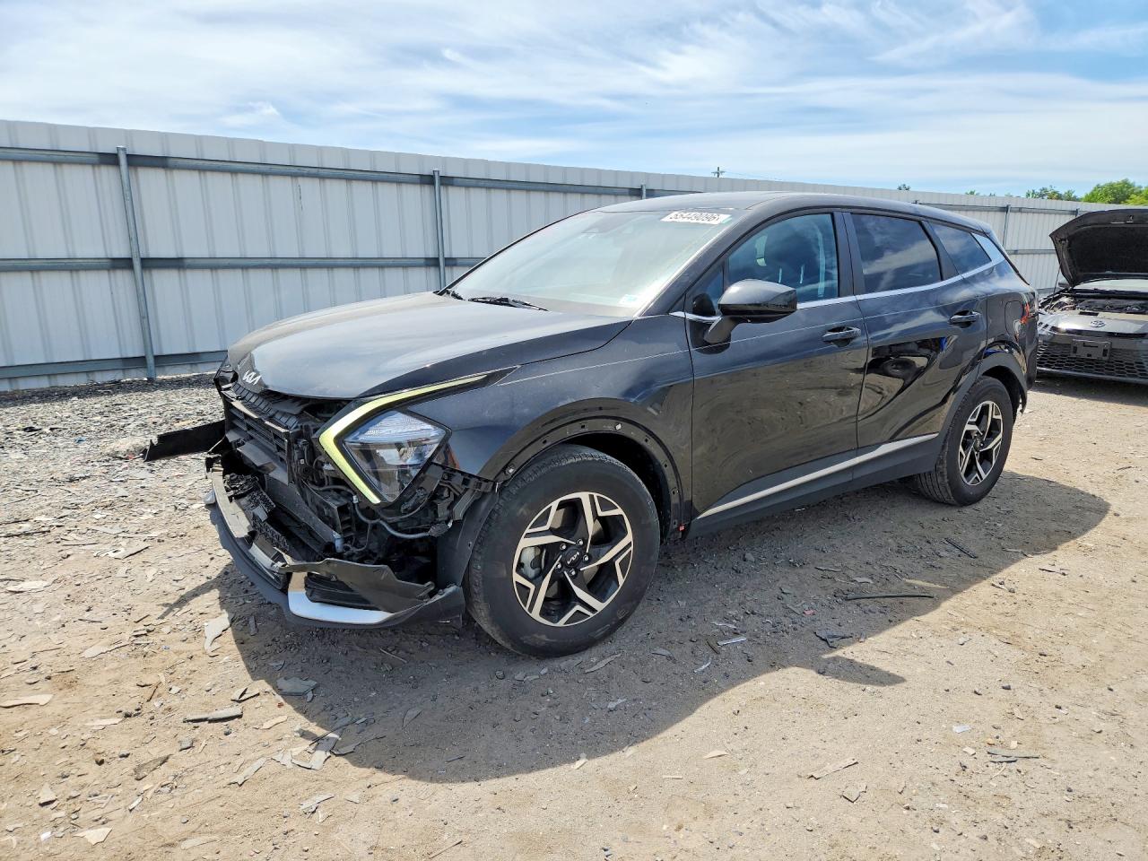 Salvage Kia Sportage Image