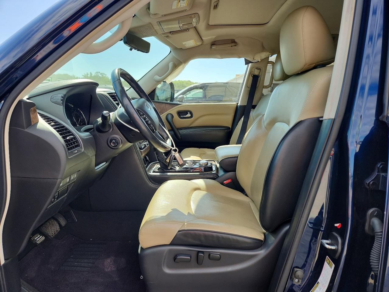 INFINITI Qx Premium Select