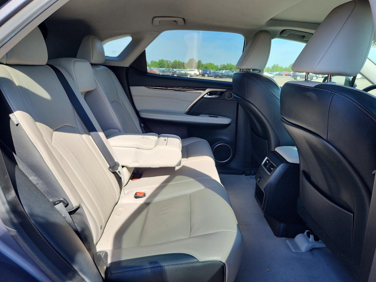 Lexus RX Base