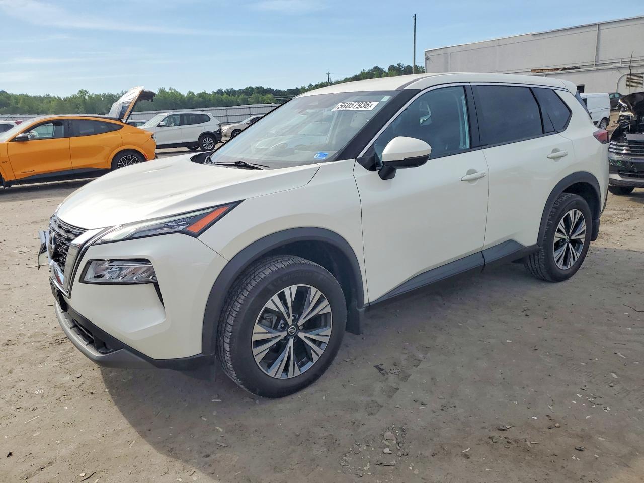 Salvage Nissan Rogue Image
