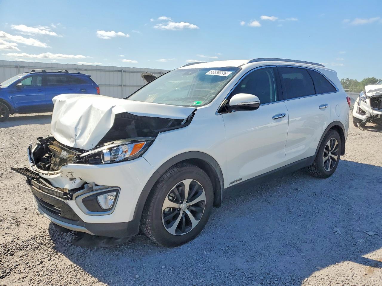 Salvage Kia Sorento Image
