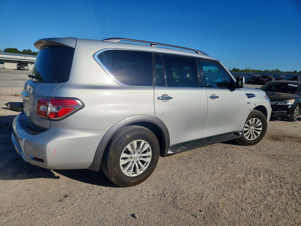 Nissan Armada Sv