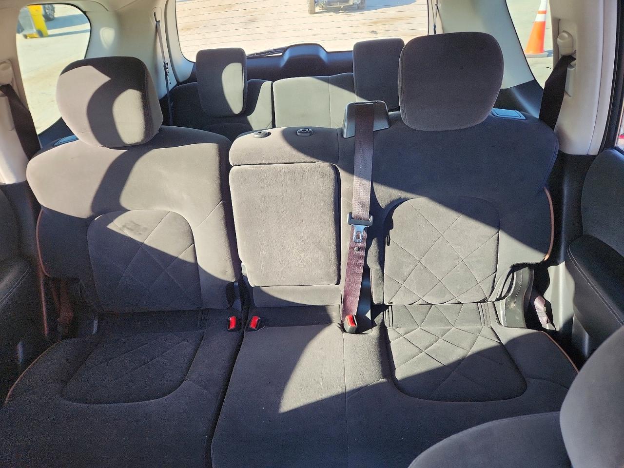 Nissan Armada Sv