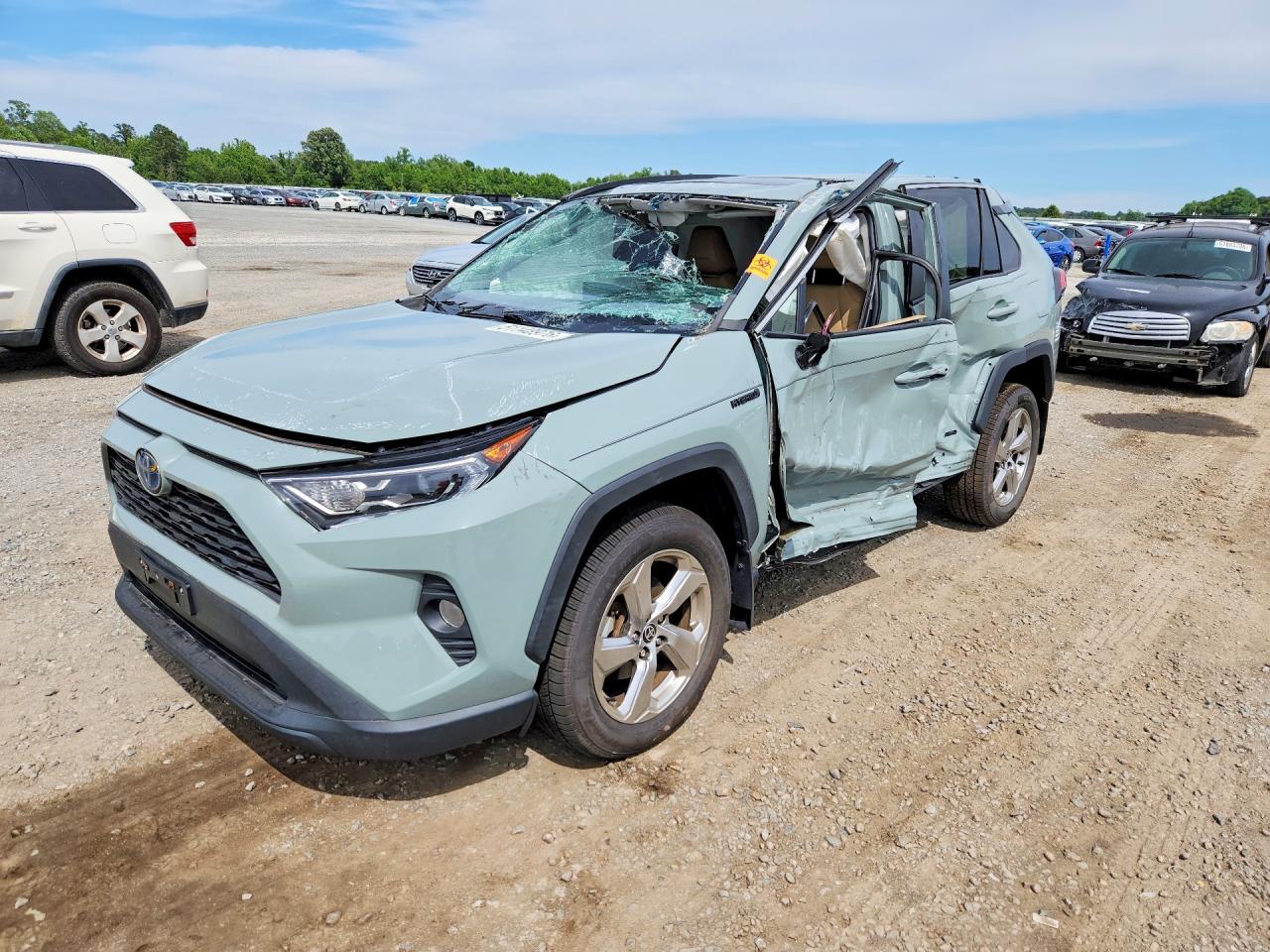 Salvage Toyota RAV4 Image