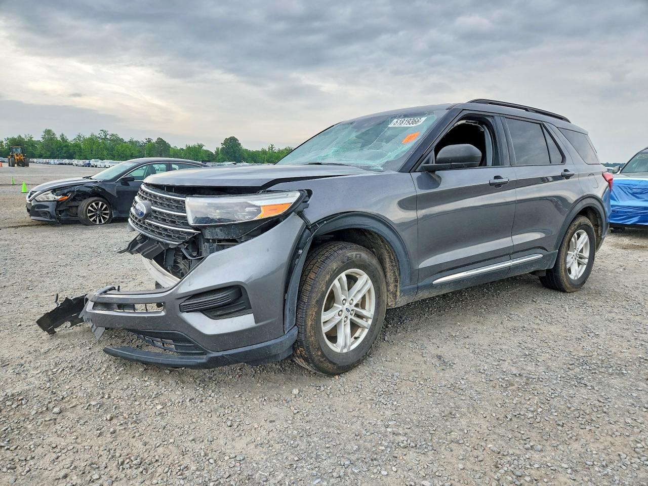 Salvage Ford Explorer Image
