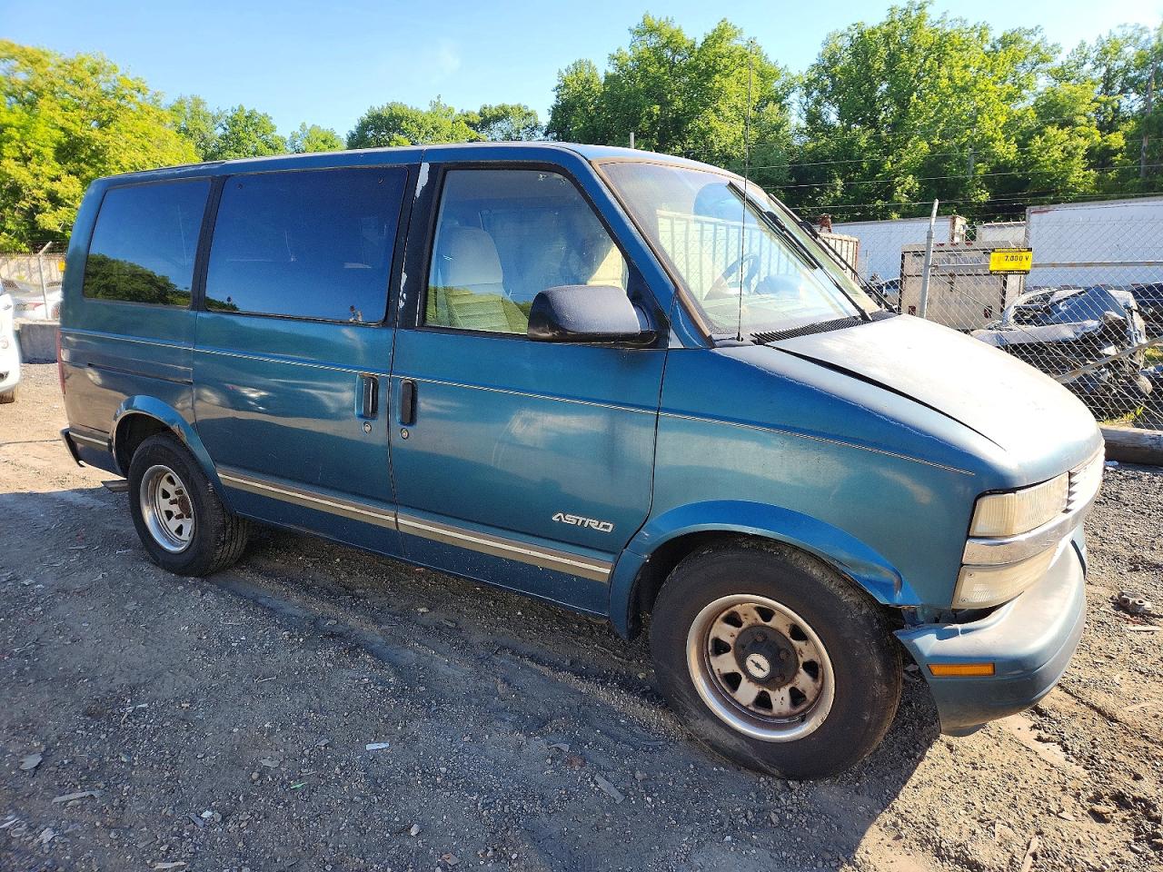 Salvage Chevrolet Astro Image