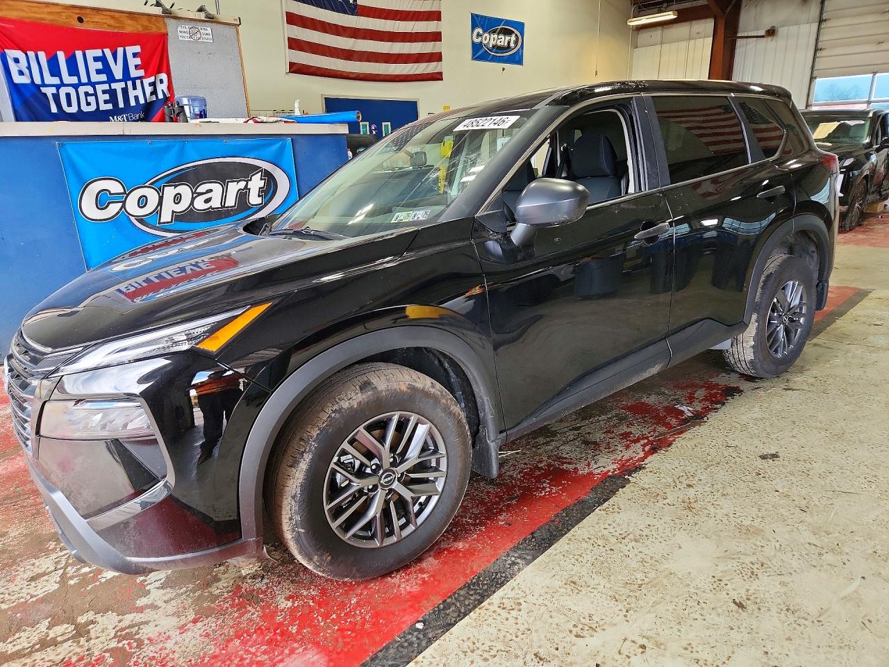 Salvage Nissan Rogue Image
