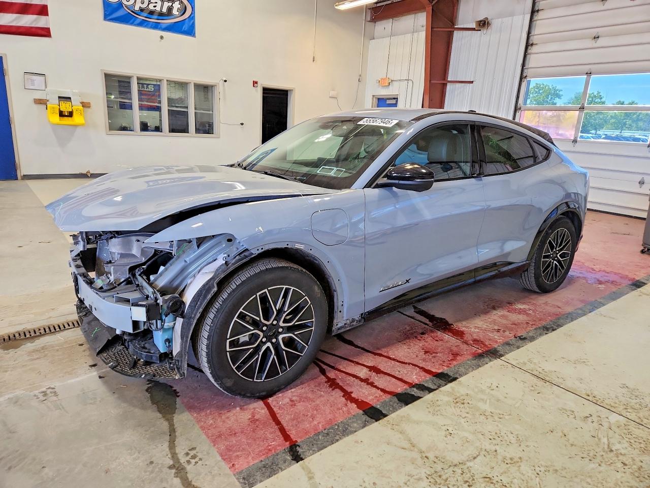 Salvage Ford Mustang Image