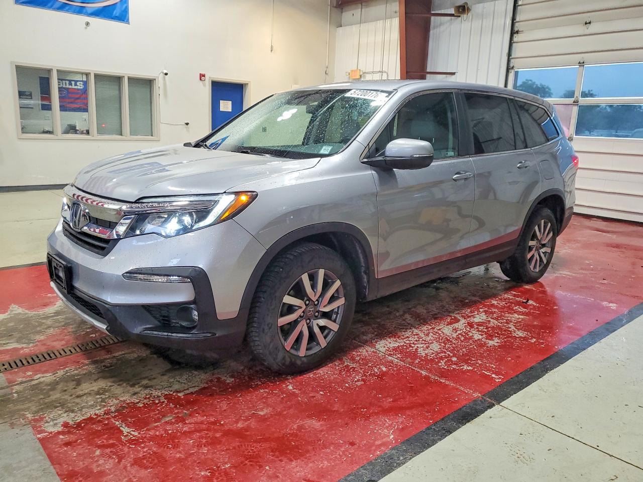 Salvage Honda Pilot Image