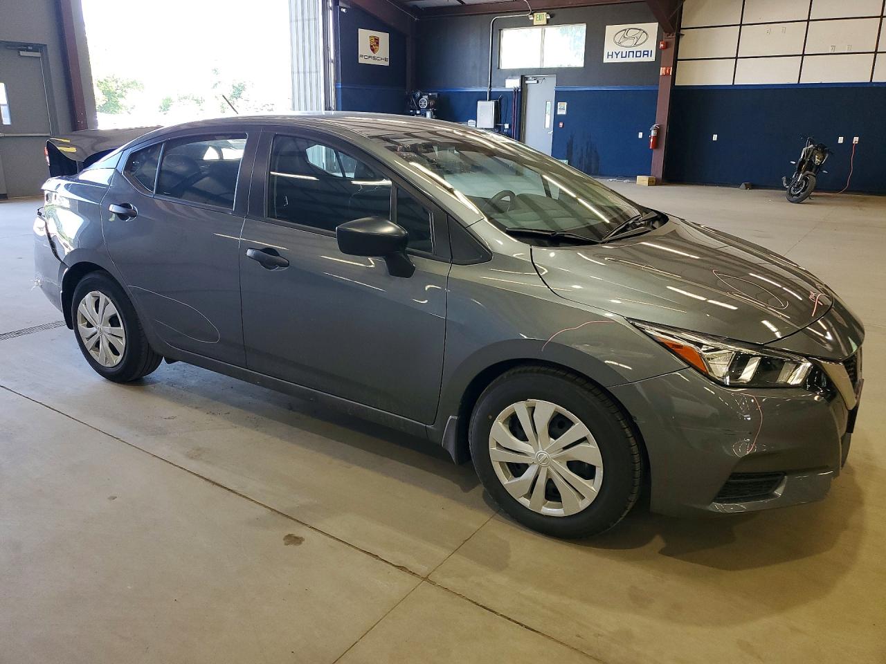 Nissan Versa S
