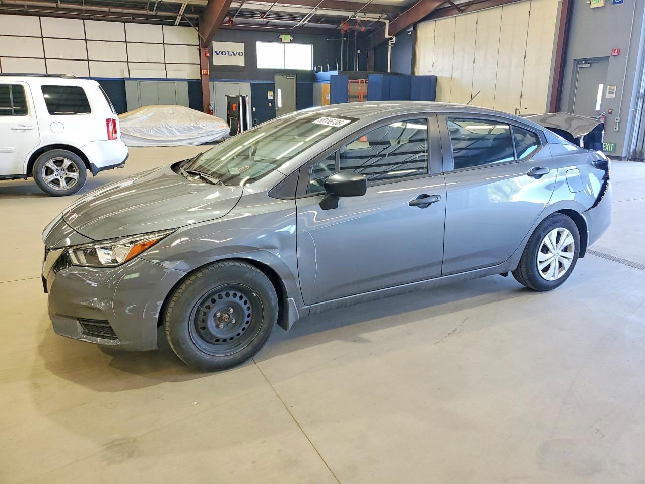 Salvage Nissan Versa Image