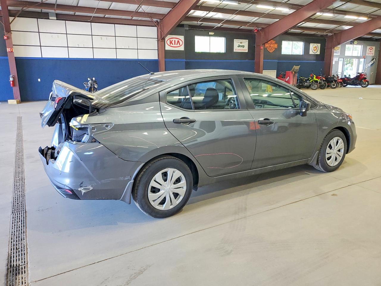 Nissan Versa S