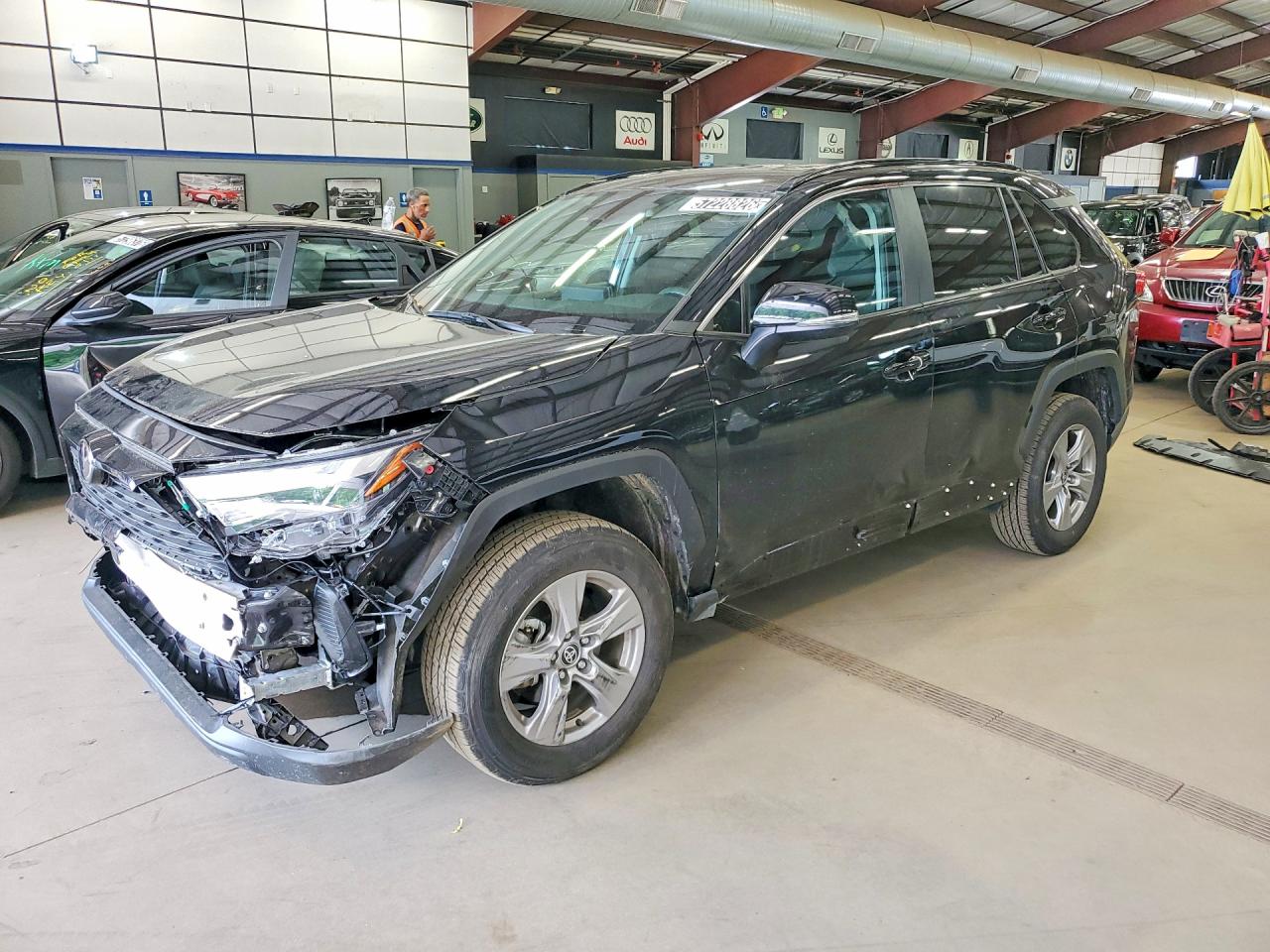 Salvage Toyota RAV4 Image