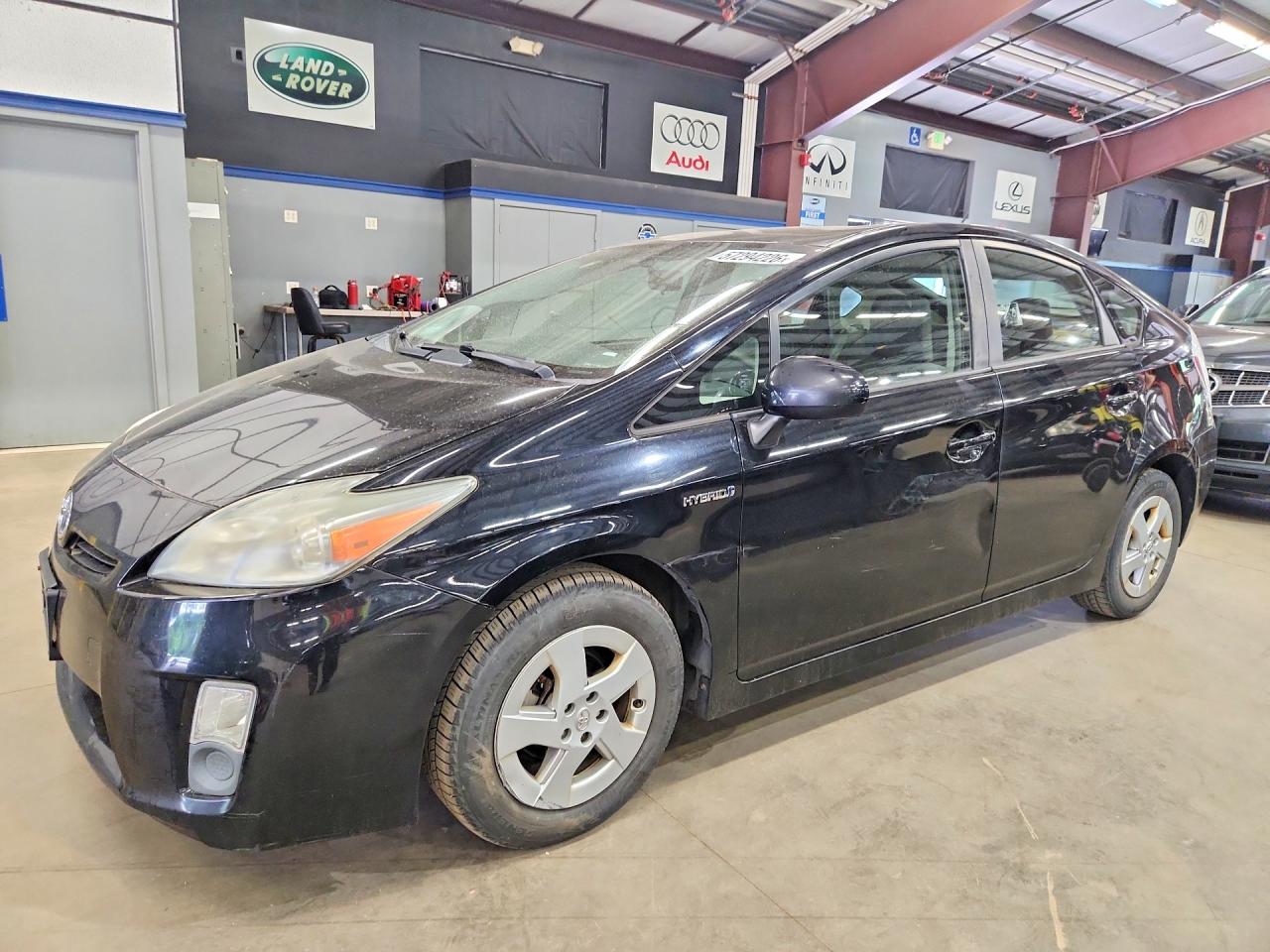 Salvage Toyota Prius Image