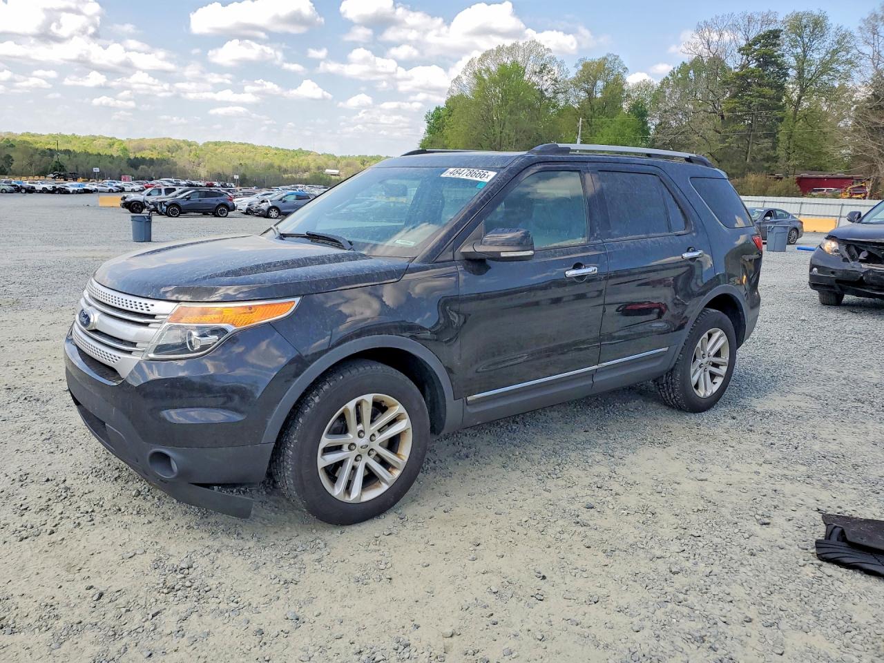Salvage Ford Explorer Image