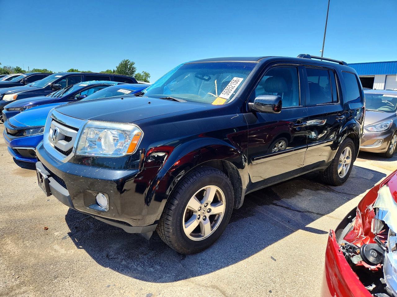 Salvage Honda Pilot Image