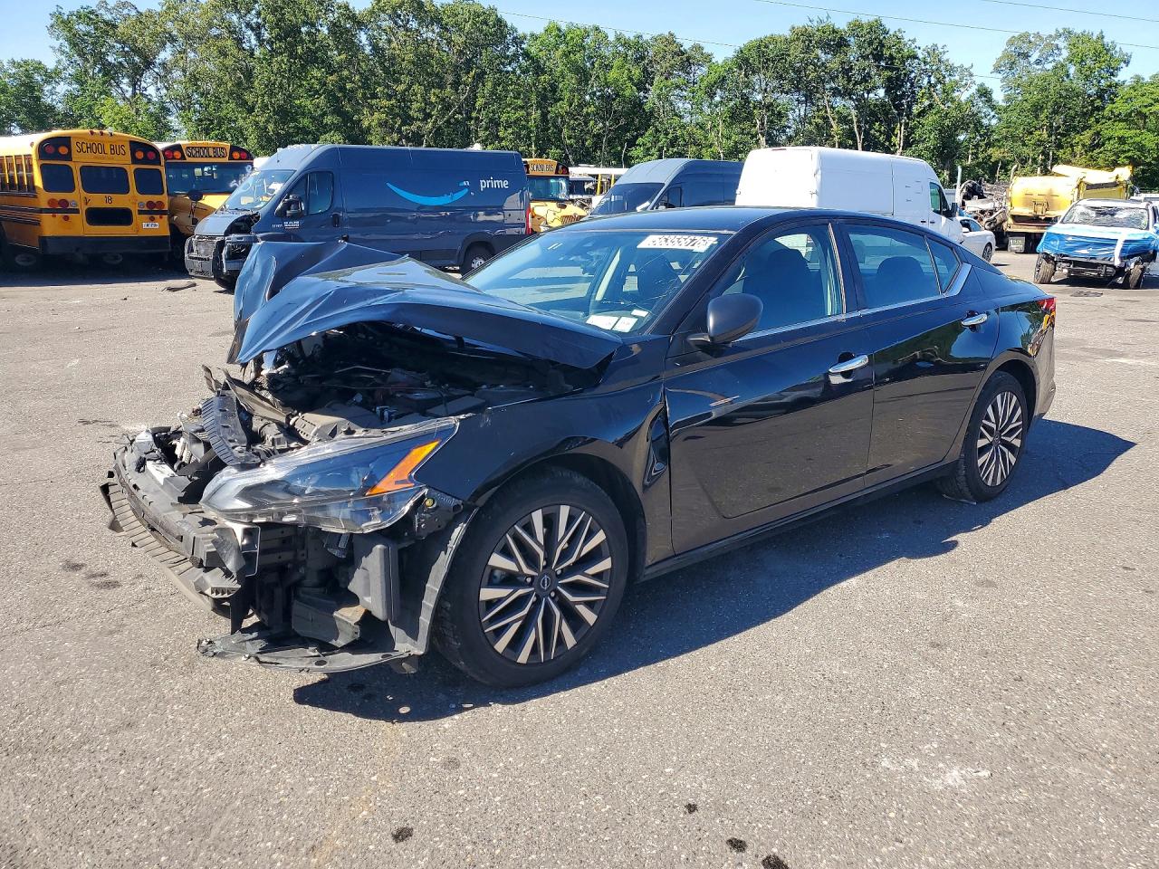 Salvage Nissan Altima Image