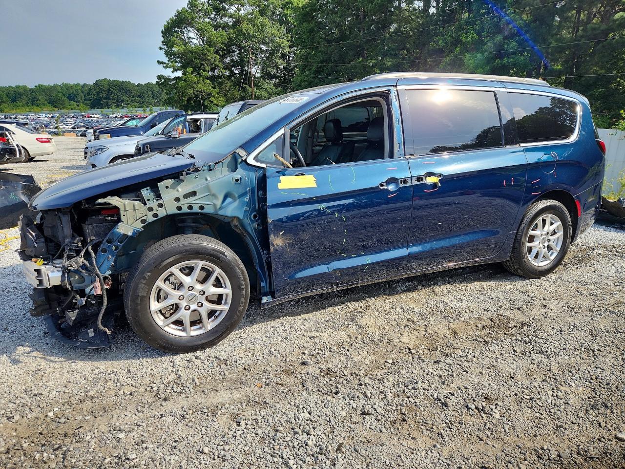 Salvage Chrysler Pacifica Image