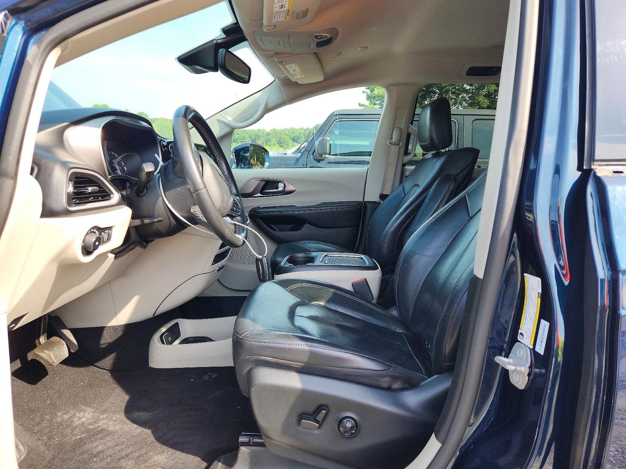 Chrysler Pacifica Touring L