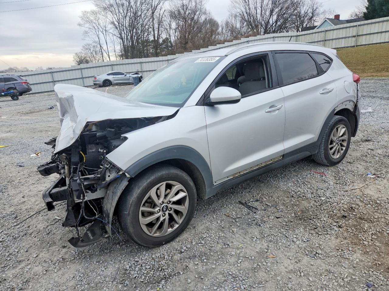 Salvage Hyundai TUCSON Image