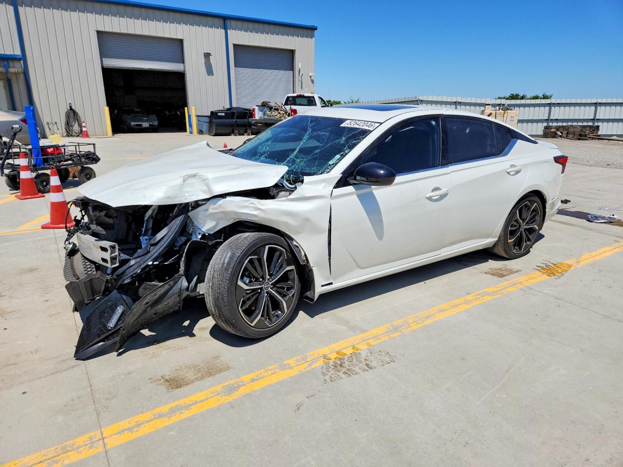 Salvage Nissan Altima Image
