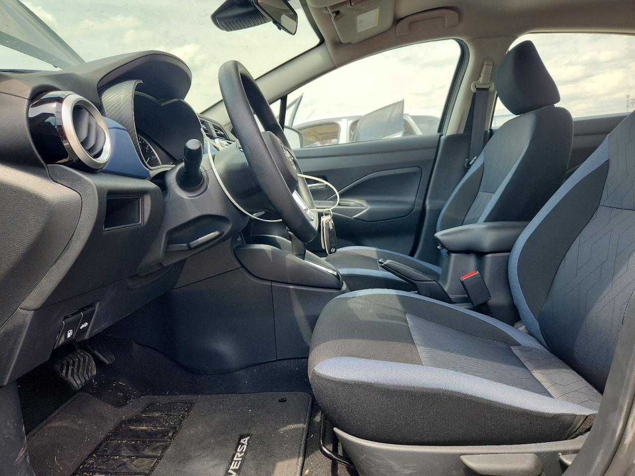 Nissan Versa Sv