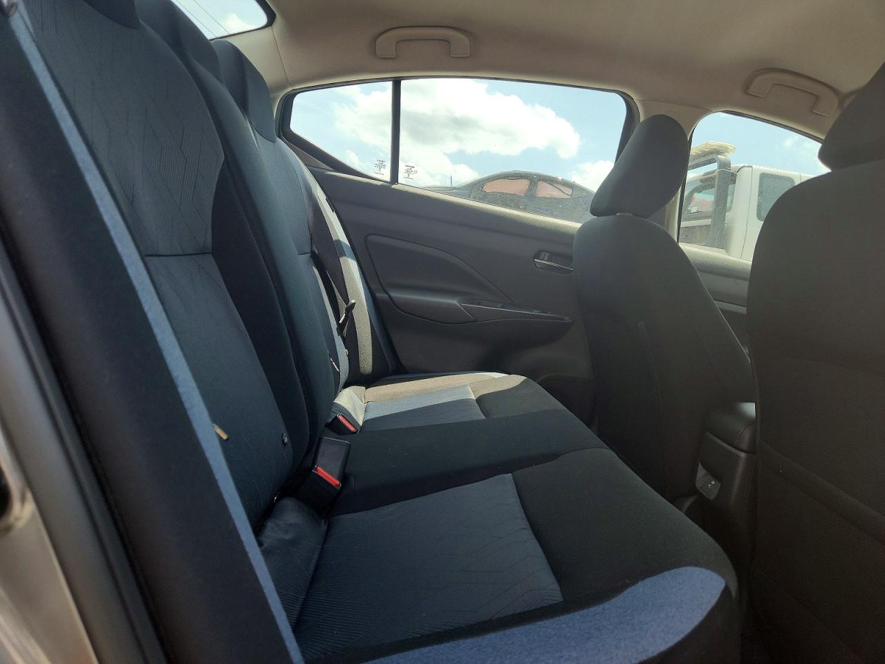 Nissan Versa Sv