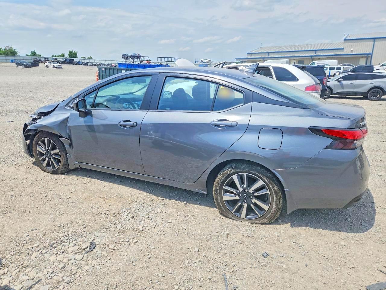Nissan Versa Sv