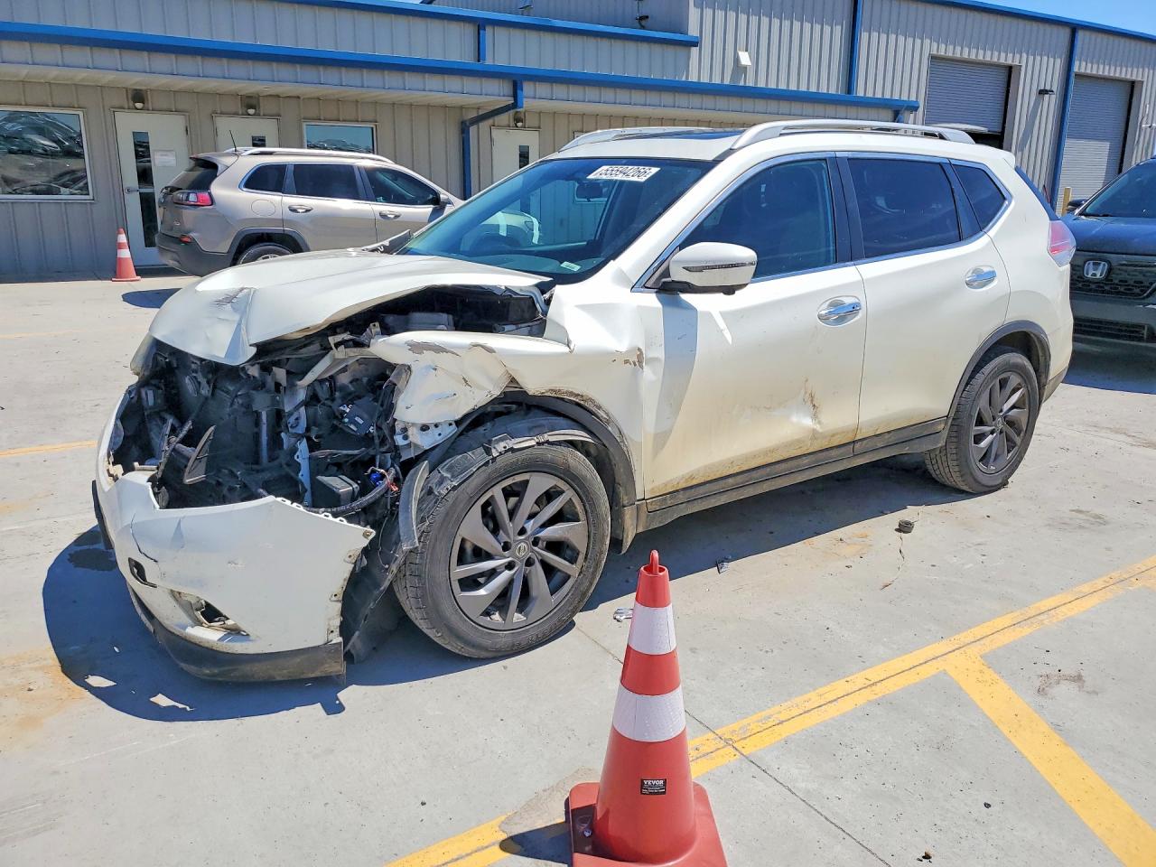 Salvage Nissan Rogue Image