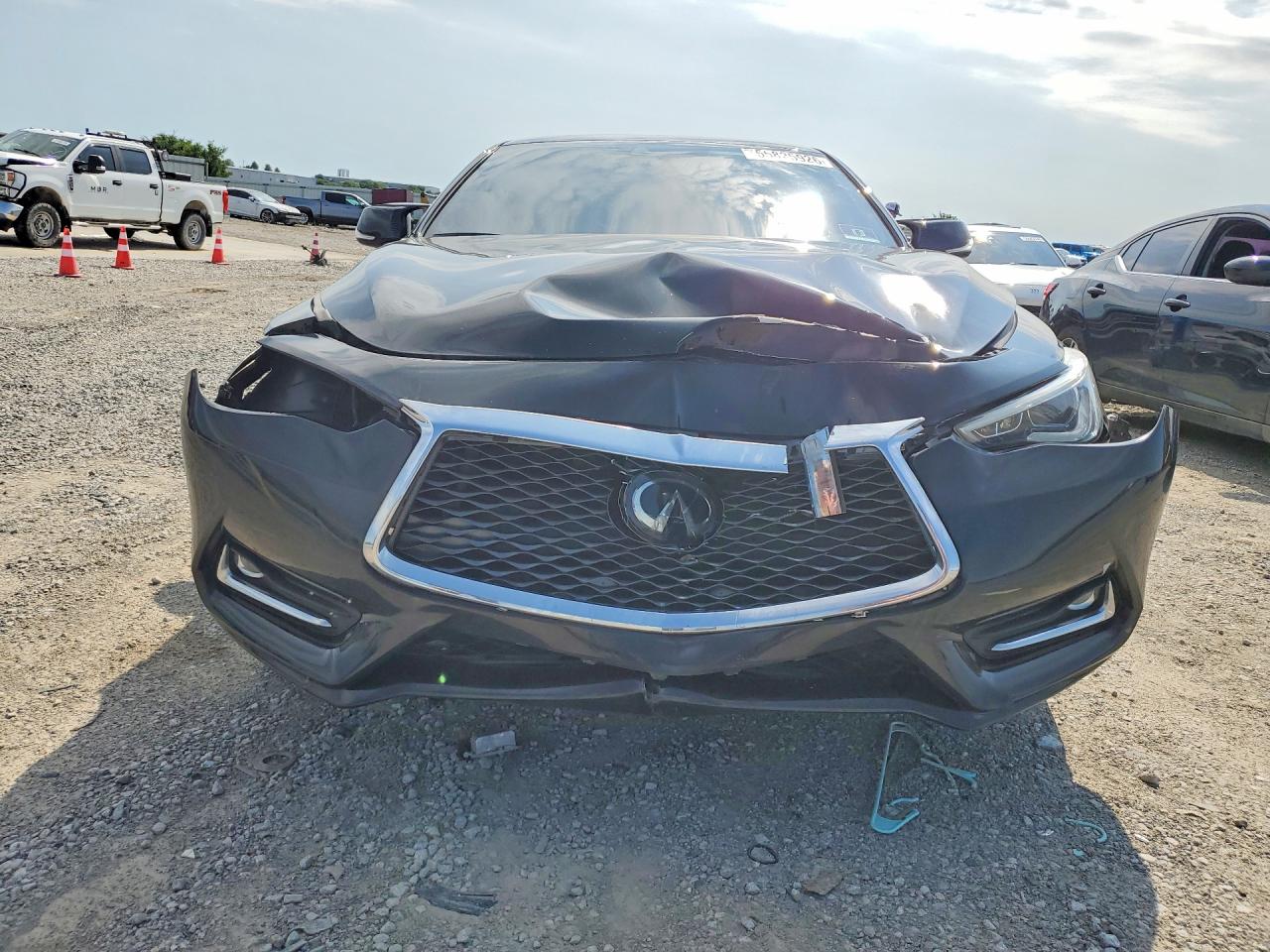 INFINITI Q60 3.0t Luxe