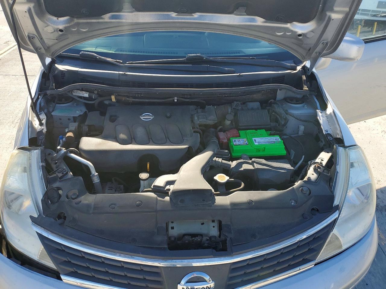 Nissan Versa 1.8 S