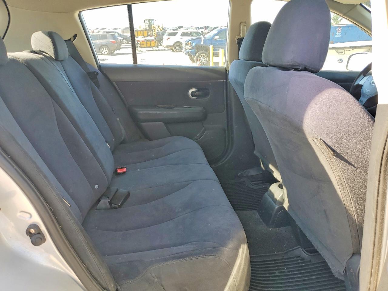 Nissan Versa 1.8 S