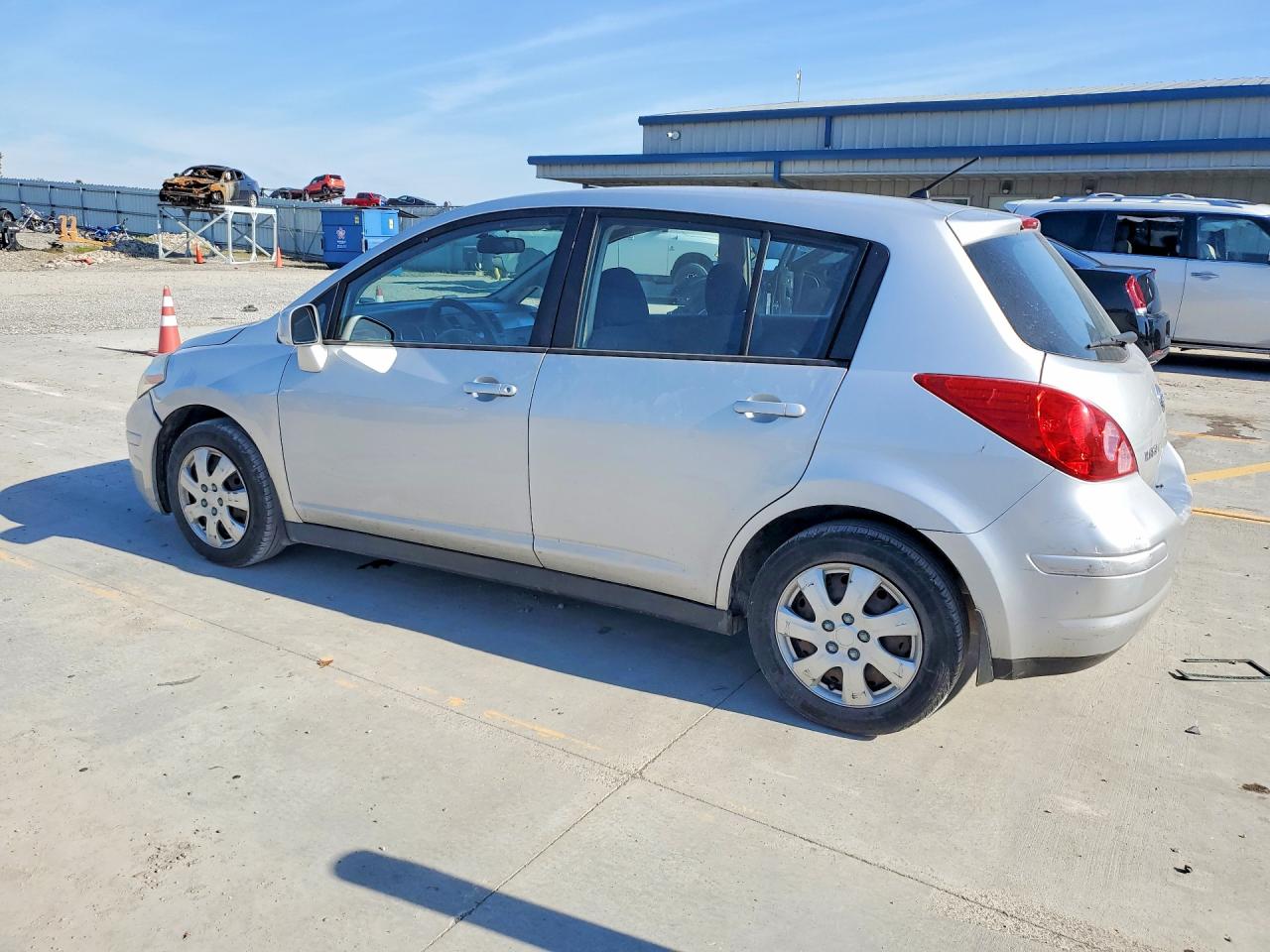 Nissan Versa 1.8 S
