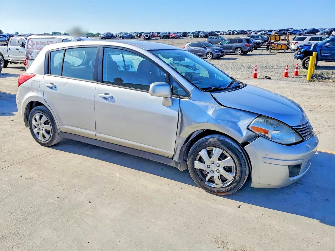 Nissan Versa 1.8 S