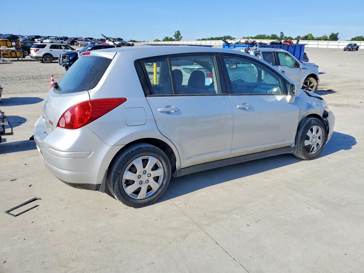 Nissan Versa 1.8 S